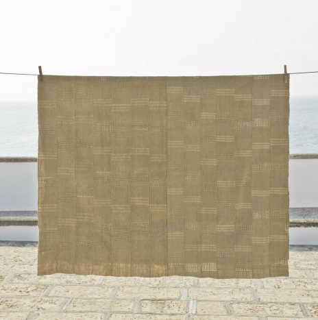 D56 nigerian raw silk shawl 1950s